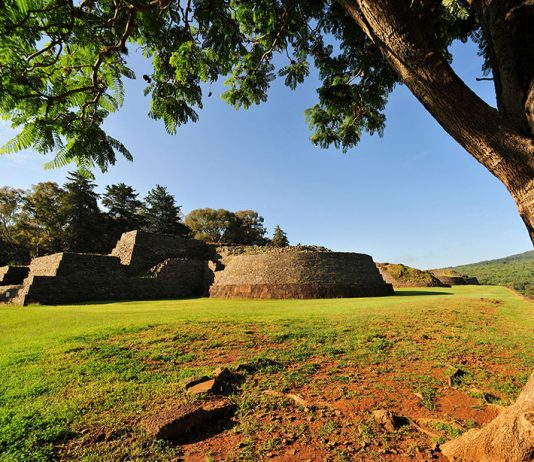 Zona Arqueológica de Tzintzuntzan, Michoacán : Foto © Héctor Montaño INAH