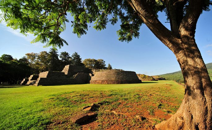 Zona Arqueológica de Tzintzuntzan, Michoacán : Foto © Héctor Montaño INAH
