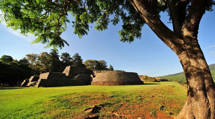 Zona Arqueológica de Tzintzuntzan, Michoacán : Foto © Héctor Montaño INAH