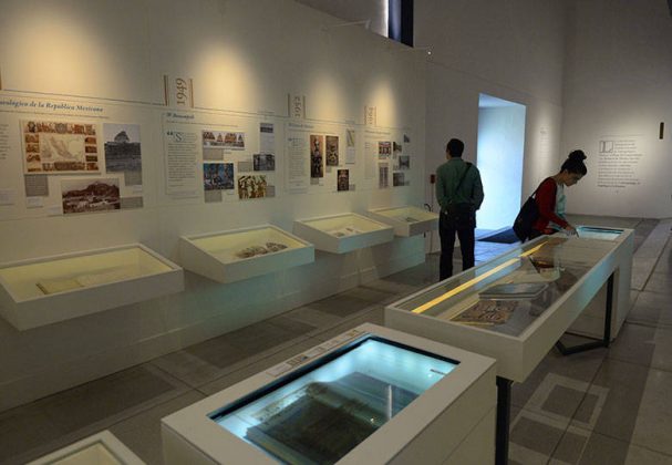 La exposición Memoria de México incluye las contribuciones editoriales del antiguo Museo Nacional : Foto © Héctor Montaño INAH