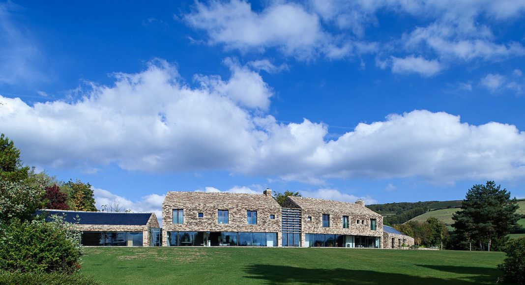 Contour House by Sanei Hopkins Architects in Baslow, Derbyshire, England : Photo credit © Peter Landers