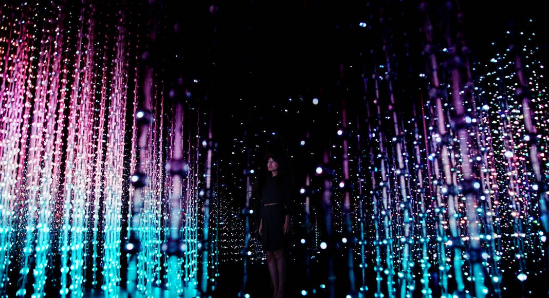 Crystal Universe Instalación Digital Interactiva by teamLab : Photo © teamLab Inc.