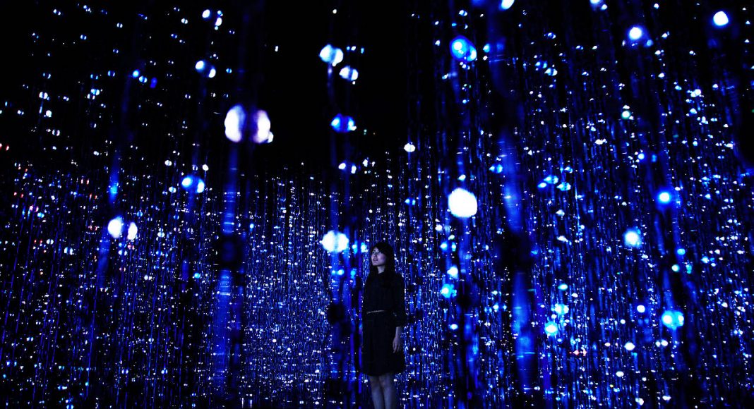 Crystal Universe Instalación Digital Interactiva by teamLab : Photo © teamLab Inc.