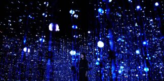 Crystal Universe Instalación Digital Interactiva by teamLab : Photo © teamLab Inc.