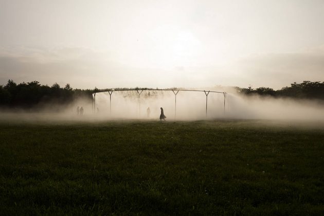 Olafur Eliasson. Fog Assembly, 2016. Steel, water, nozzles, pump system 45 m, ø 29m. Palace of Versailles, 2016. Photo: Anders Sune Berg. Couresty of the artist; neugerriemschneider, Barlin; Tanya Bonakdar Gallery, New York © Olafur Eliasson