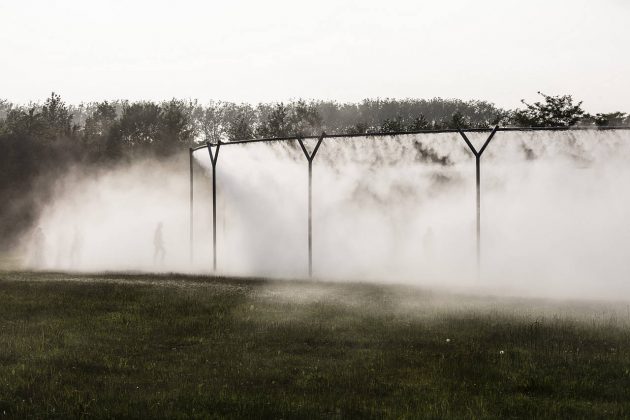 Olafur Eliasson. Fog Assembly, 2016. Steel, water, nozzles, pump system 45 m, ø 29m. Palace of Versailles, 2016. Photo: Anders Sune Berg. Couresty of the artist; neugerriemschneider, Barlin; Tanya Bonakdar Gallery, New York © Olafur Eliasson