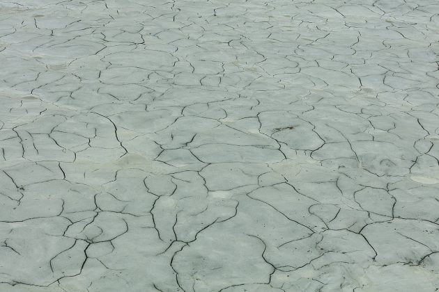 Olafur Eliasson. Glacial rock flour garden, 2016. Glacial rock flour. Palace of Versailles, 2016. Photo: Anders Sune Berg. Couresty of the artist; neugerriemschneider, Barlin; Tanya Bonakdar Gallery, New York © Olafur Eliasson