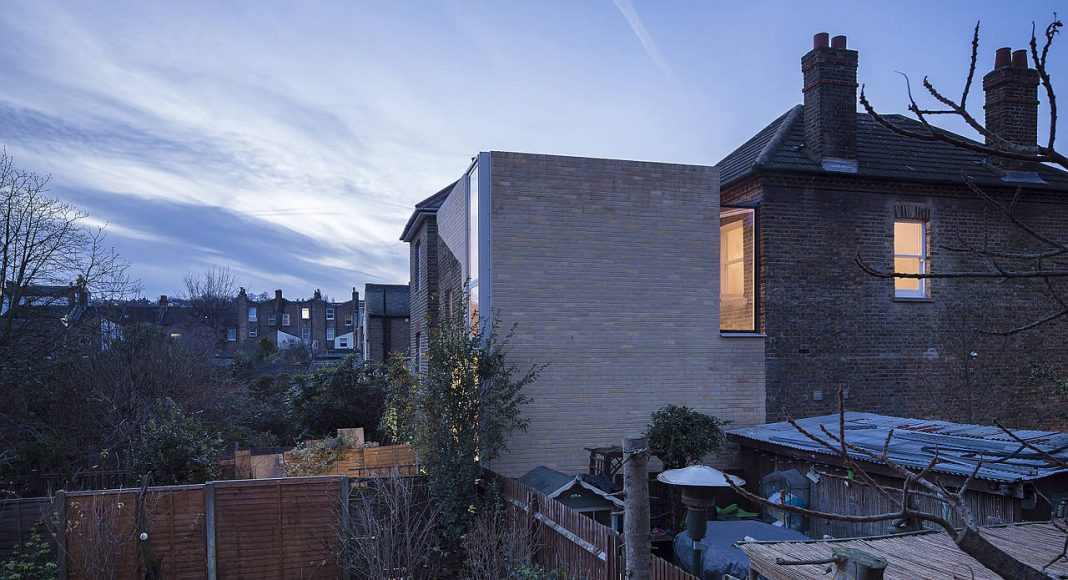 House of Trace by Tsuruta Architects in Lewisham, London, England : Photo credit © Tim Croker