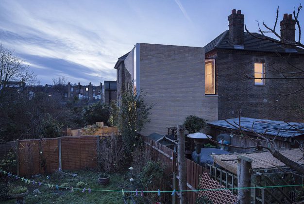 House of Trace by Tsuruta Architects in Lewisham, London, England : Photo credit © Tim Croker