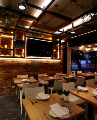 Restaurante Newton 105 diseñado por Código Z Arquitectos : Fotografía © Sófocles Hernández