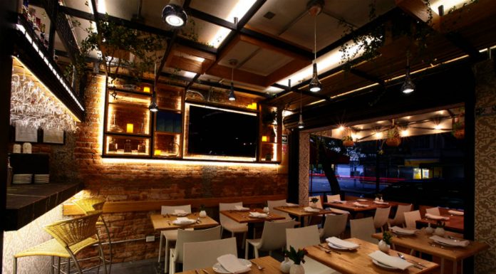 Restaurante Newton 105 diseñado por Código Z Arquitectos : Fotografía © Sófocles Hernández