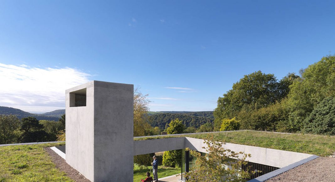 Outhouse by Loyn & Co. in Forest of Dean, Gloucestershire, England : Photo credit © CHARLES HOSEA