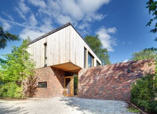Private House 1109 by GA Studio Architects in Cheshire, England : Photo credit © Charlie Coleman