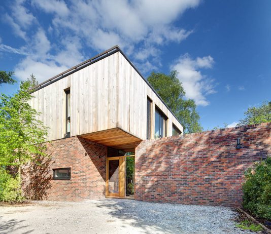 Private House 1109 by GA Studio Architects in Cheshire, England : Photo credit © Charlie Coleman