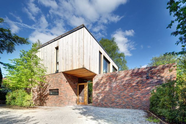 Private House 1109 by GA Studio Architects in Cheshire, England : Photo credit © Charlie Coleman