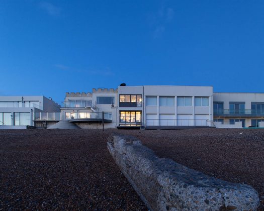 The Narrow House by Sanei Hopkins Architects in Brighton & Hove, England : Photo credits © Peter Landers