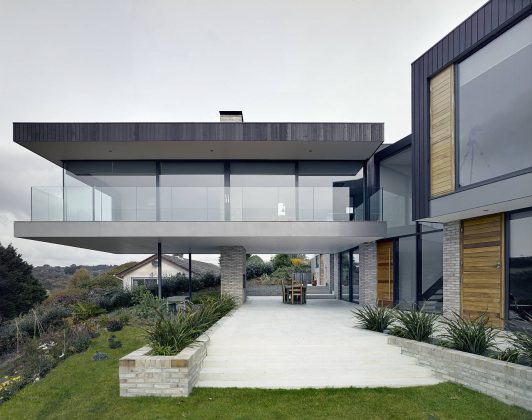 The Owers House by John Pardey Architects in Feock, Cornwall, England : Photo credit © James Morris