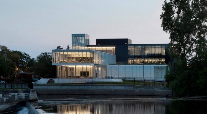 Museo de las Artes de Joliette diseñado por Les Architectes FABG Joliette art Museum designed by Les Architectes FABG : Photo credit © Steve Montpetit