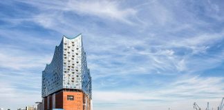 Elbphilharmonie Eestansicht : Photo credit © Thies Raetzke, courtesy of Elbphilharmonie Hamburg