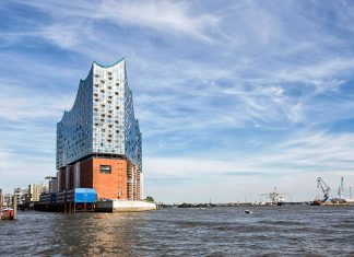Elbphilharmonie Eestansicht : Photo credit © Thies Raetzke, courtesy of Elbphilharmonie Hamburg