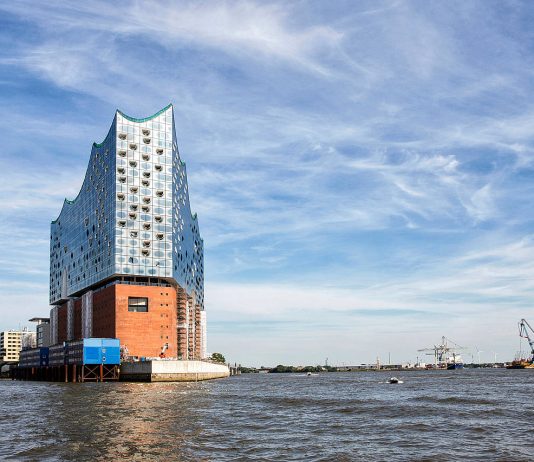 Elbphilharmonie Eestansicht : Photo credit © Thies Raetzke, courtesy of Elbphilharmonie Hamburg