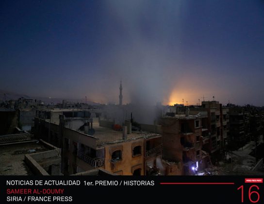 World Press Photo 16 Primer Premio / Historias en la Categoría Noticias de Actualidad : Photo © Sameer Al-Doumy Siria / France Press