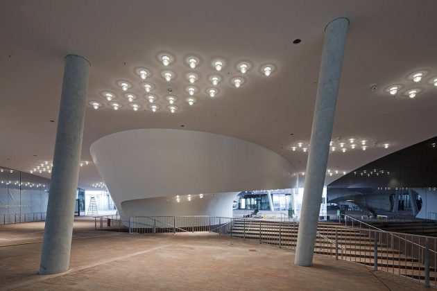 Hamburg Plaza West : Photo credit © Oliver Heissner, courtesy of Elbphilharmonie Hamburg