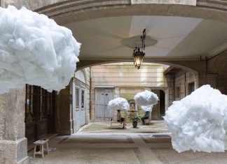 La tête dans les nuages by Mickael Martins Afonso et Caroline Escaffre Faure : Photo credit © Paul KOZLOWSKI © www.photoarchitecture.com