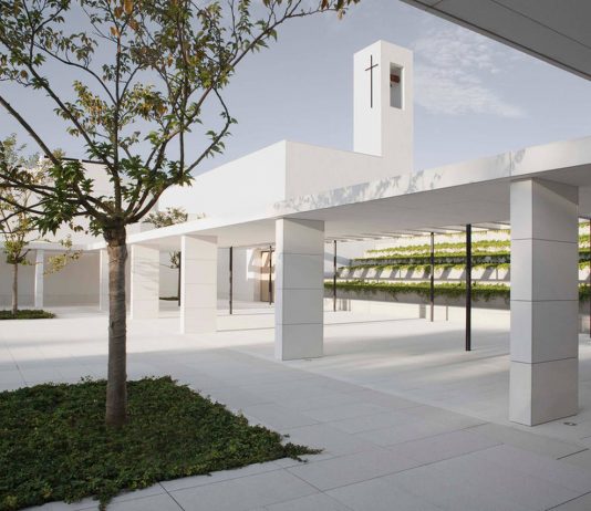 Institución Benéfico Social Padre Rubinos Un Refugio para la Vida Institución Benéfico Social Padre Rubinos by Elsa Urquijo Arquitectos : Photo credit © ELSA URQUIJO ARCHITECTS