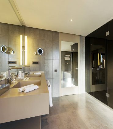 Radisson Blu Marrakech Junior Suite Bathroom : Photo credit © Atelier Pod