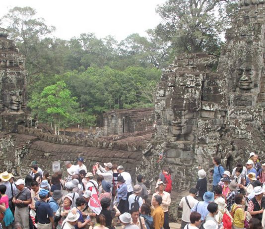 El templo de Angkor, Camboya, está siendo puesto bajo enorme presión por los turistas : Imagen cortesía de © Planet Asia