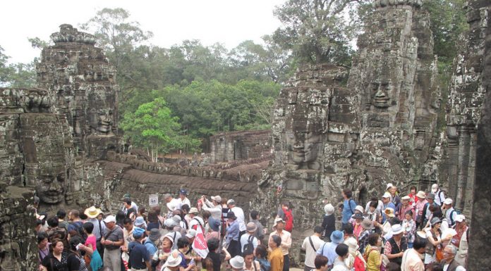 El templo de Angkor, Camboya, está siendo puesto bajo enorme presión por los turistas : Imagen cortesía de © Planet Asia