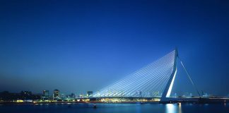 Erasmus Bridge, Holanda 1990-1996 by UNStudio : Photo credit © Christian Richters