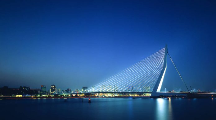 Erasmus Bridge, Holanda 1990-1996 by UNStudio : Photo credit © Christian Richters