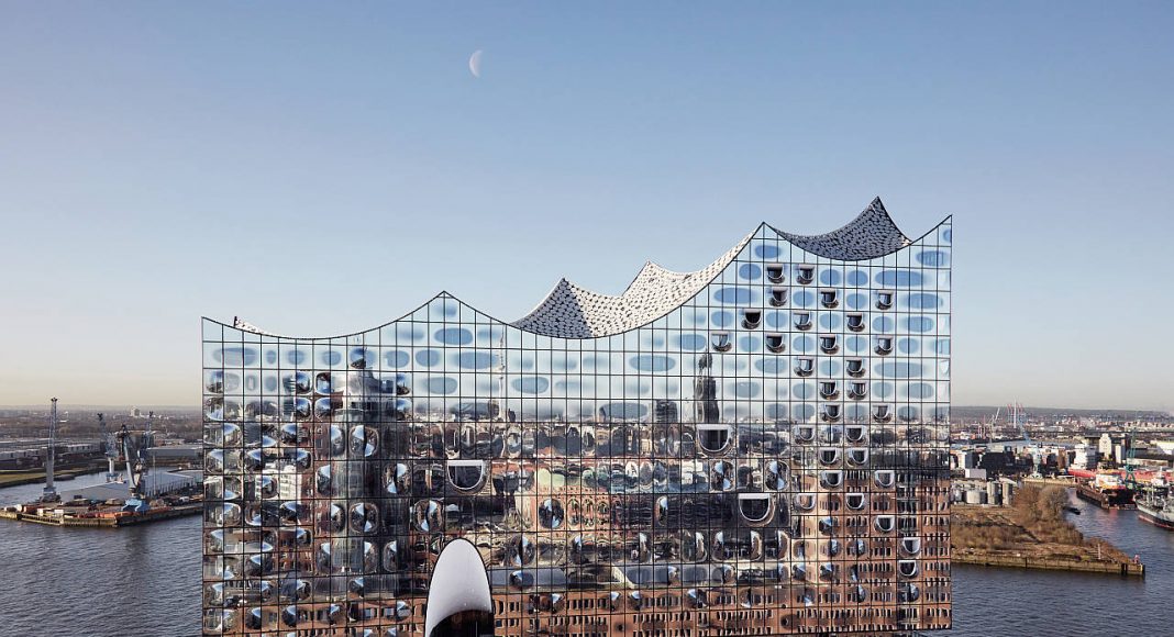 Elbphilharmonie Hamburg : Photo credit © Maxim Schulz, courtesy of Elbphilharmonie Hamburg