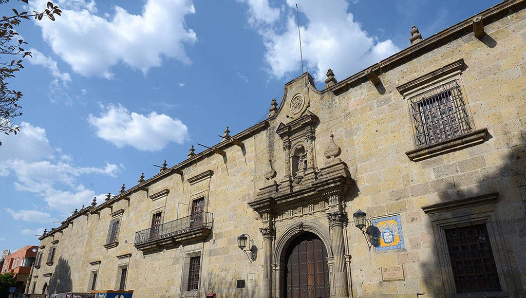 Fachada. Museo Regional de Guadalajara :. Foto : © Héctor Montaño INAH