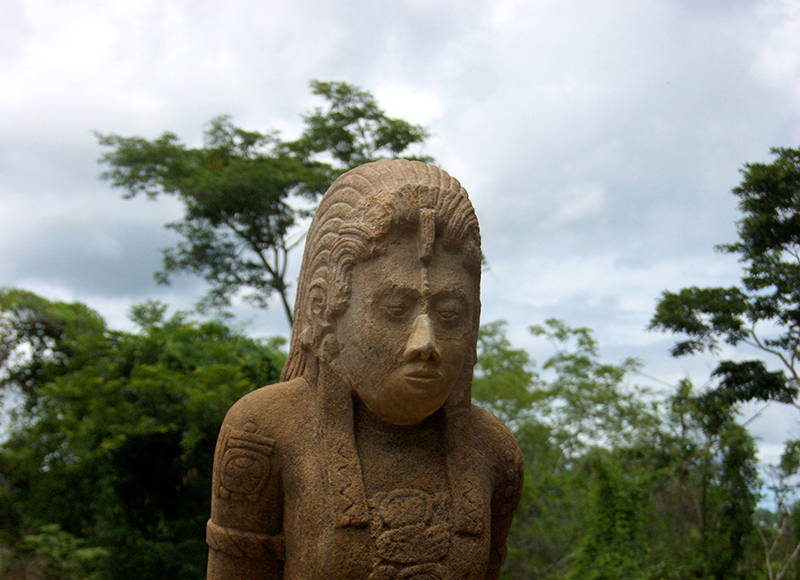 En los casos de Palenque, Toniná y Yaxchilán se elaboraron luego de alguna derrota : Foto © Mauricio Marat INAH