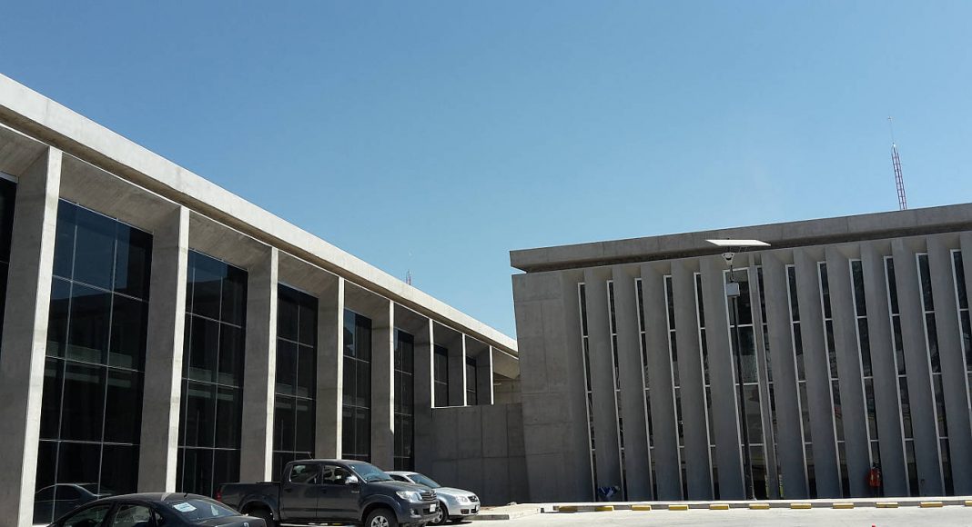 Proyecto integral de Biblioteca, CAE y CELEX, del CECYT 17, León, Guanajuato : Fotografía cortesía de © Premio Obras Cemex