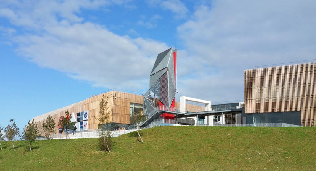 Centro Comercial y Parque Recreativo Les Saisons por Arte Charpentier Architectes : Photo credit © Epaillard+Machado