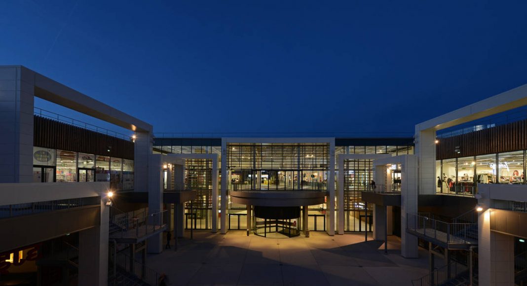 Centro Comercial y Parque Recreativo Les Saisons por Arte Charpentier Architectes : Photo credit © Epaillard+Machado