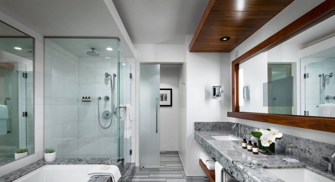 Fairmont Pacific Rim - Owner's Suite Master Bathroom : Photo credit© Fairmont Pacific Rim