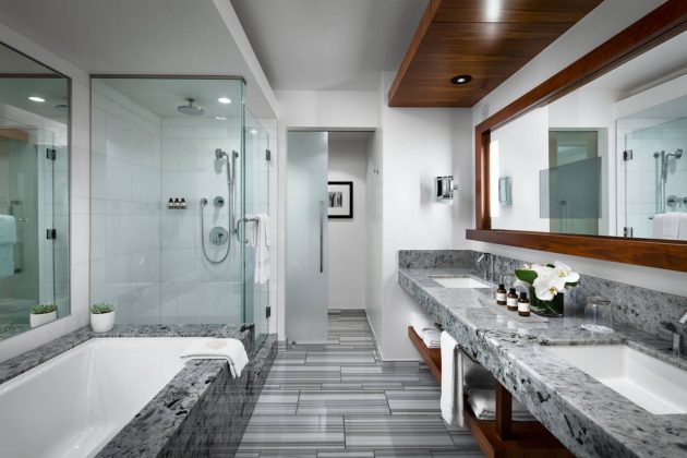 Fairmont Pacific Rim - Owner's Suite Master Bathroom : Photo credit© Fairmont Pacific Rim