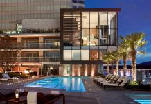 Fairmont Pacific Rim - Rooftop Pool : Photo credit © Fairmont Pacific Rim