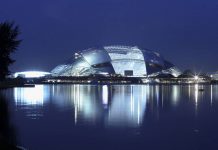 A key feature of the Singapore Sports Hub is the integration of retail restaurant and office space around the stadium. The seamless physical connectivity between these spaces ensures that the precinct is continually busy and active on event and non-event days : Photo credit © Franklin Kwan