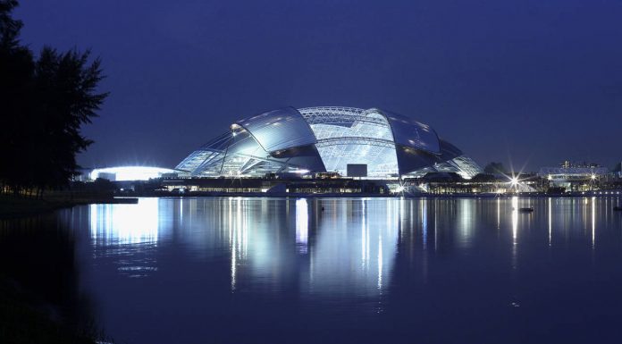 A key feature of the Singapore Sports Hub is the integration of retail restaurant and office space around the stadium. The seamless physical connectivity between these spaces ensures that the precinct is continually busy and active on event and non-event days : Photo credit © Franklin Kwan