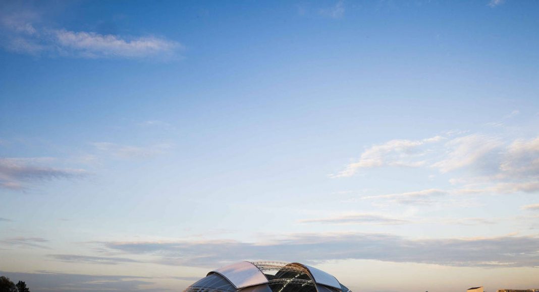 With an elegant 312 m dome Singapore's new stadium is the largest free spanning dome in the world : Photo credit © Christian Richters