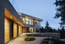Altaïr House en Cap-à-l'Aigle, QC, Canadá by Bourgeois / Lechasseur Architects : Photo credit © Adrien Williams