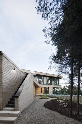 Altaïr House en Cap-à-l'Aigle, QC, Canadá by Bourgeois / Lechasseur Architects : Photo credit © Adrien Williams