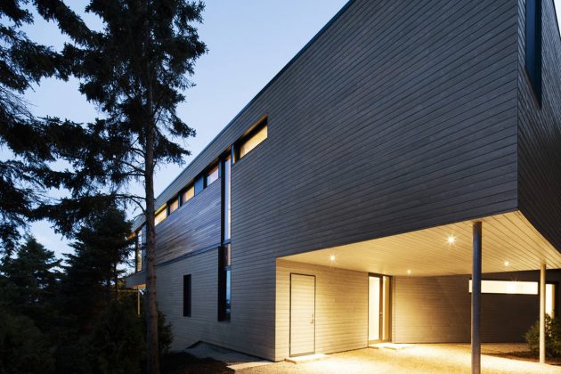 Altaïr House en Cap-à-l'Aigle, QC, Canadá by Bourgeois / Lechasseur Architects : Photo credit © Adrien Williams