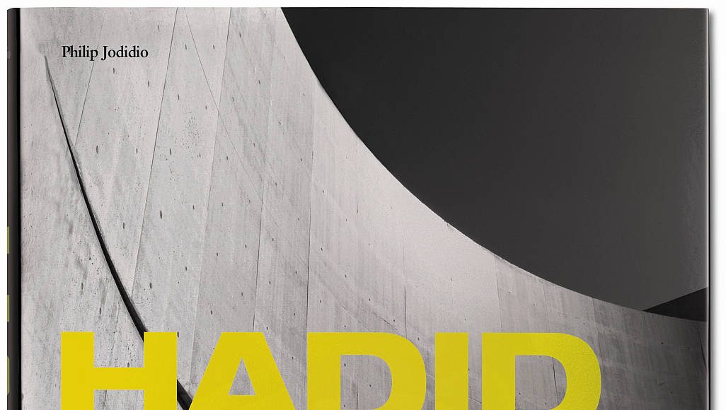 Hadid. Complete Works 1979-today, by Philip Jodidio - Tapa dura, 22.8 x 28.9 cm, 612 páginas : Cover © TASCHEN GmbH